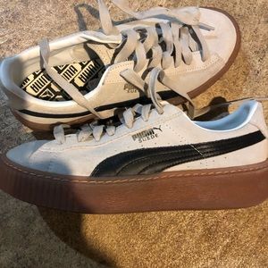 Puma suede platform white/black shoes